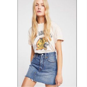 NWT Levi’s Deconstructed Skirt in Wash Middle Man Size 27